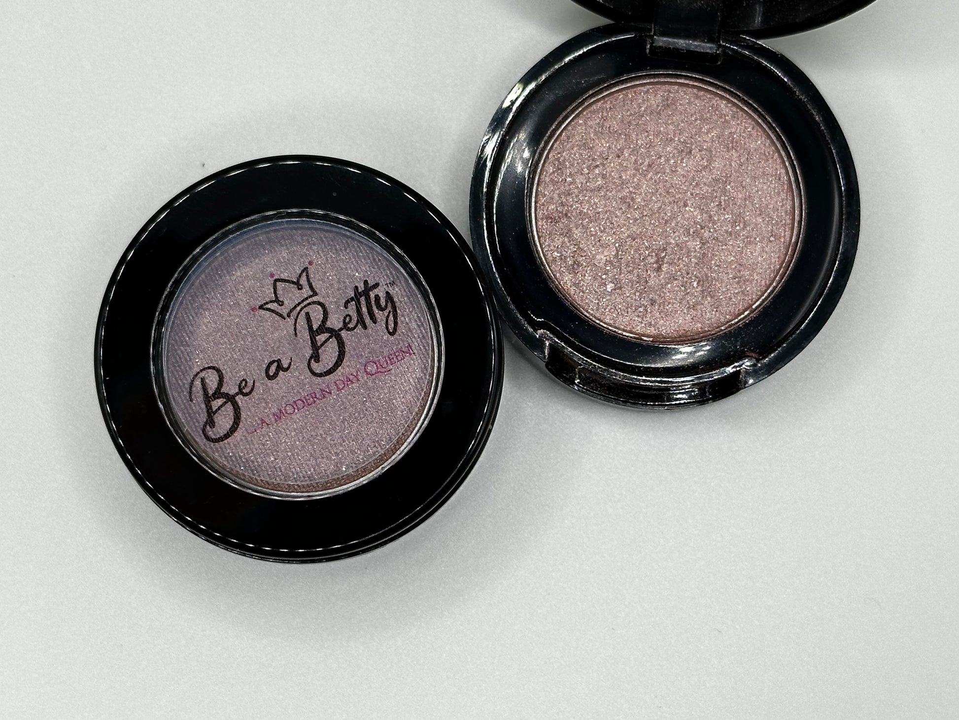 Single Eye Shadow-Souffle - Be a Betty